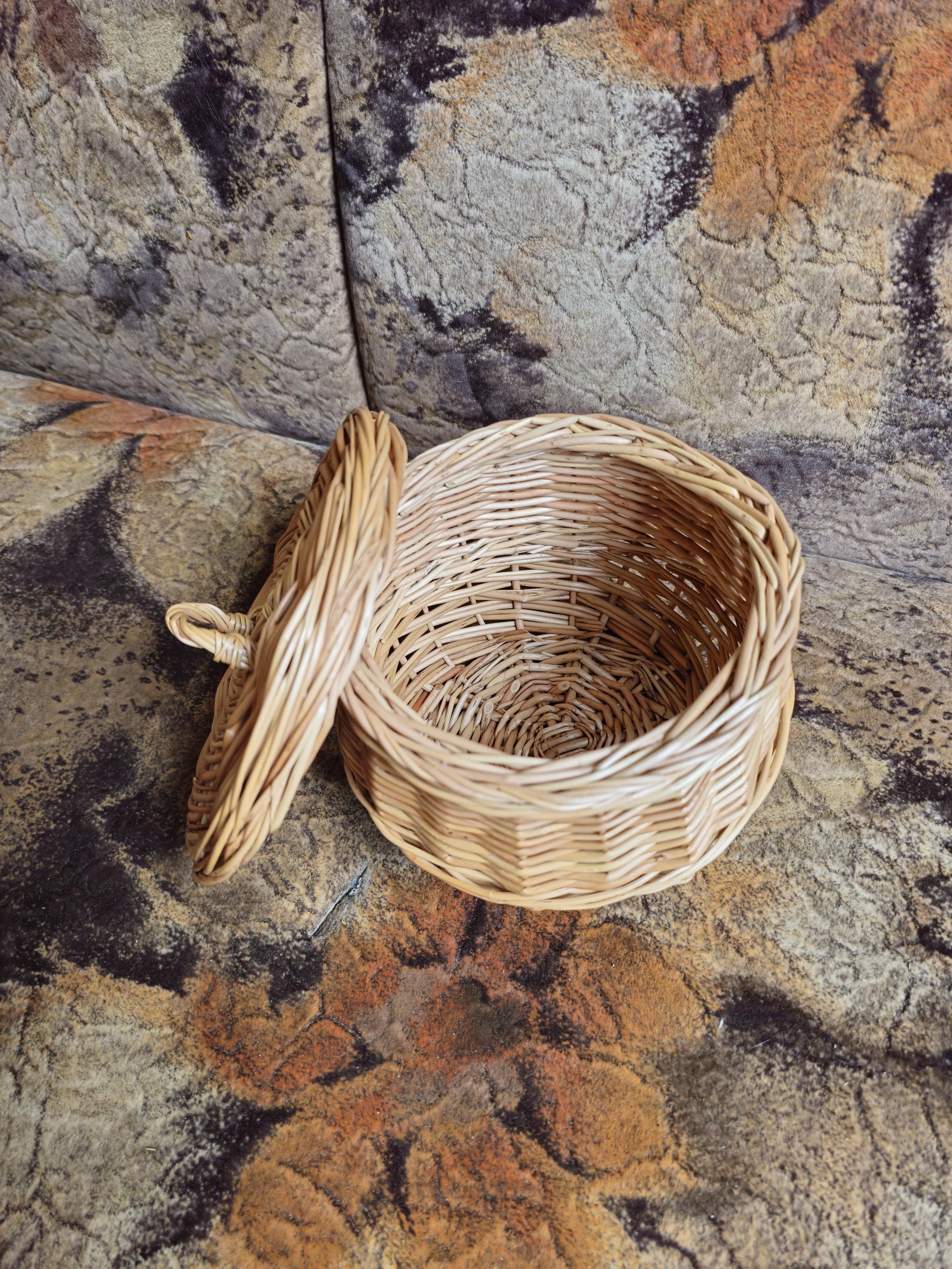 Handwoven Willow Basket Jar with Lid: Rustic Kitchen &amp; Home Decor