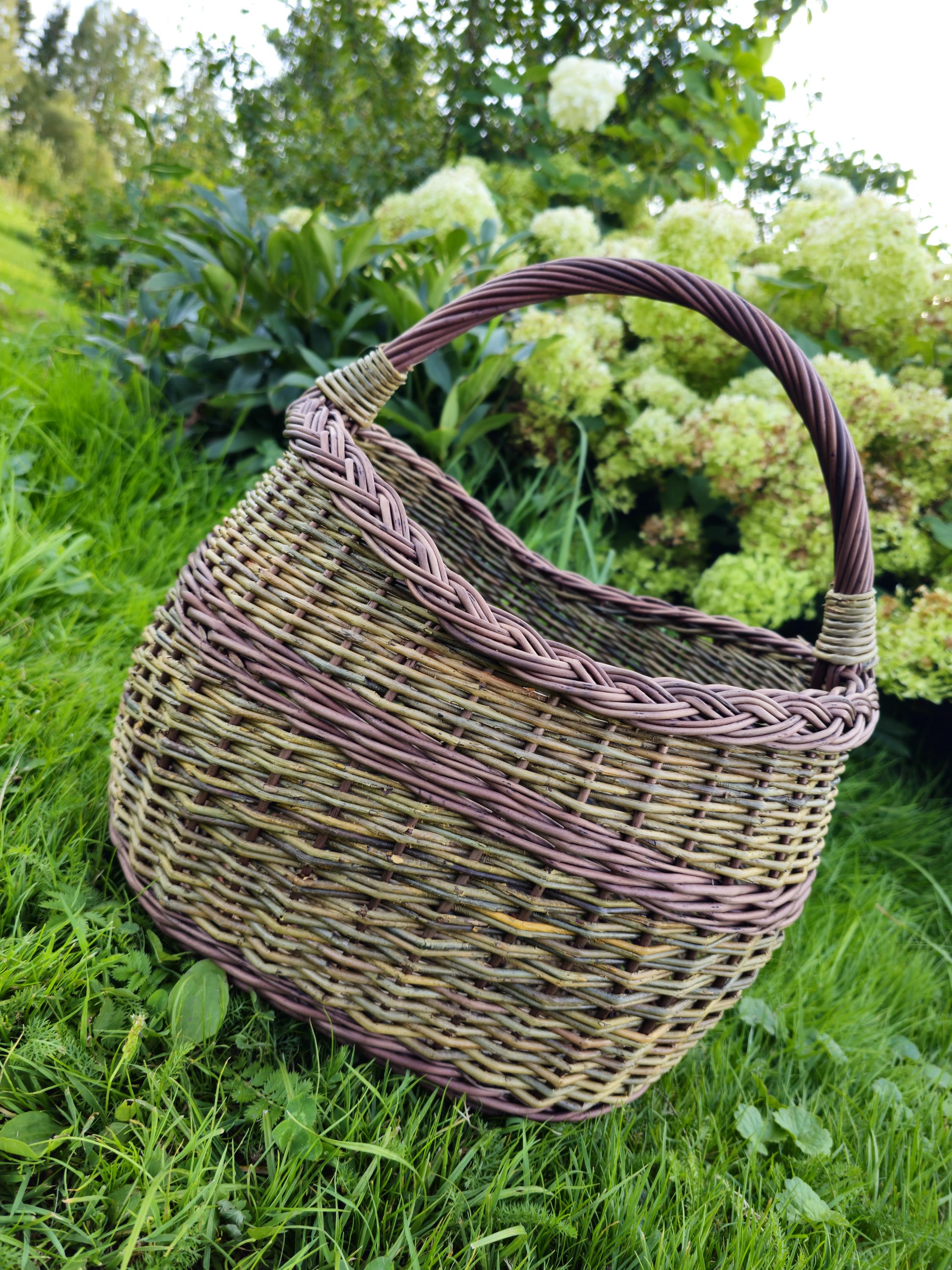 Rustic Decorative Wicker Basket - Handwoven Natural Storage - Farmhouse Cottagecore Home Decor