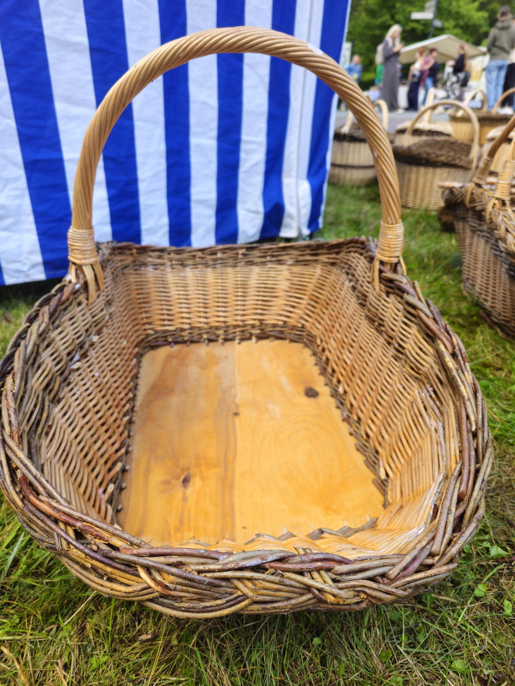 Wicker Gathering Basket with Wooden Base - Extra Large Handwoven Willow Basket