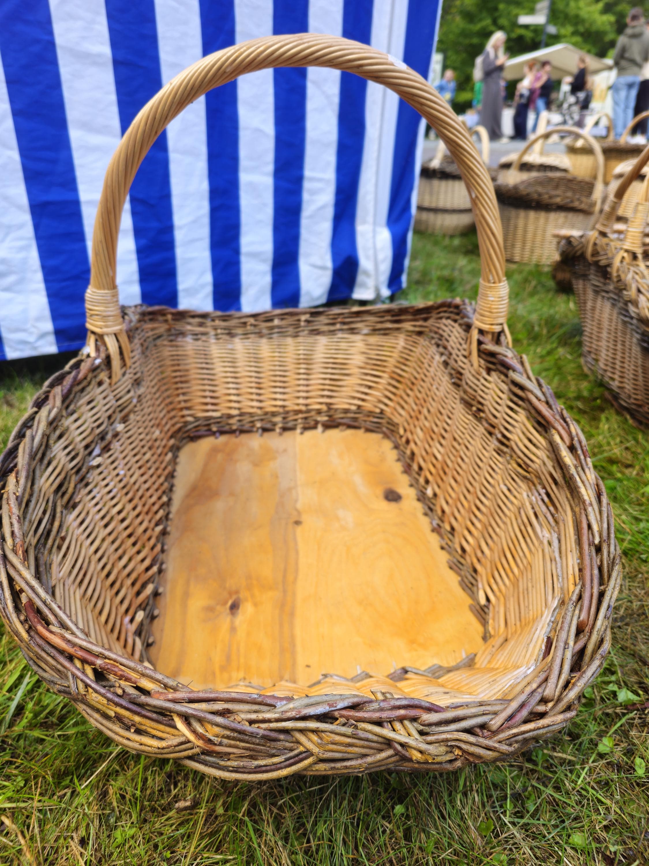 Wicker Gathering Basket with Wooden Base - Extra Large Handwoven Willow Basket