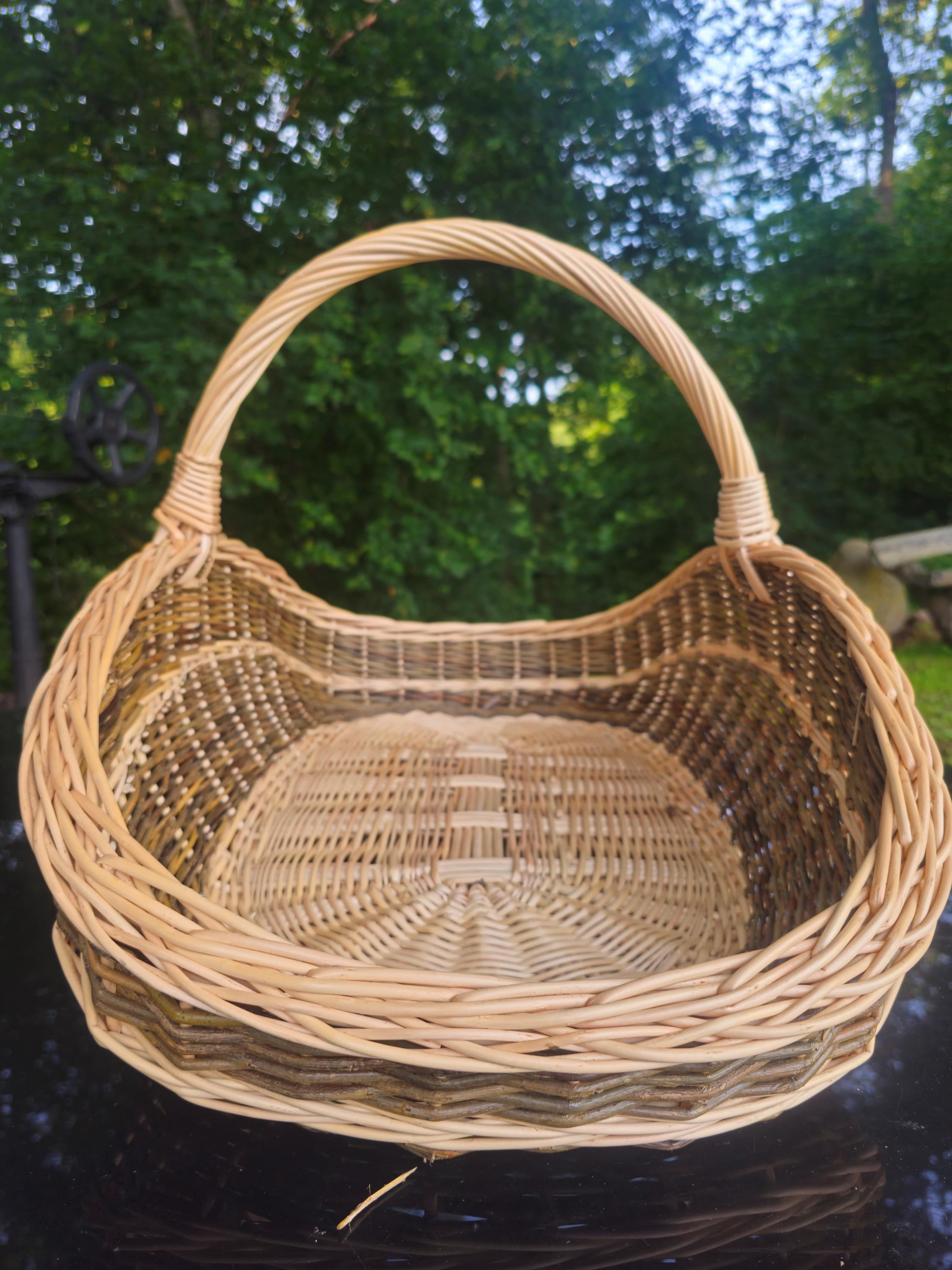 Extra-large Wicker Basket | Two-Tone Willow Trug for Foraging &amp; Flower Gathering | Rustic Farmhouse Decoration