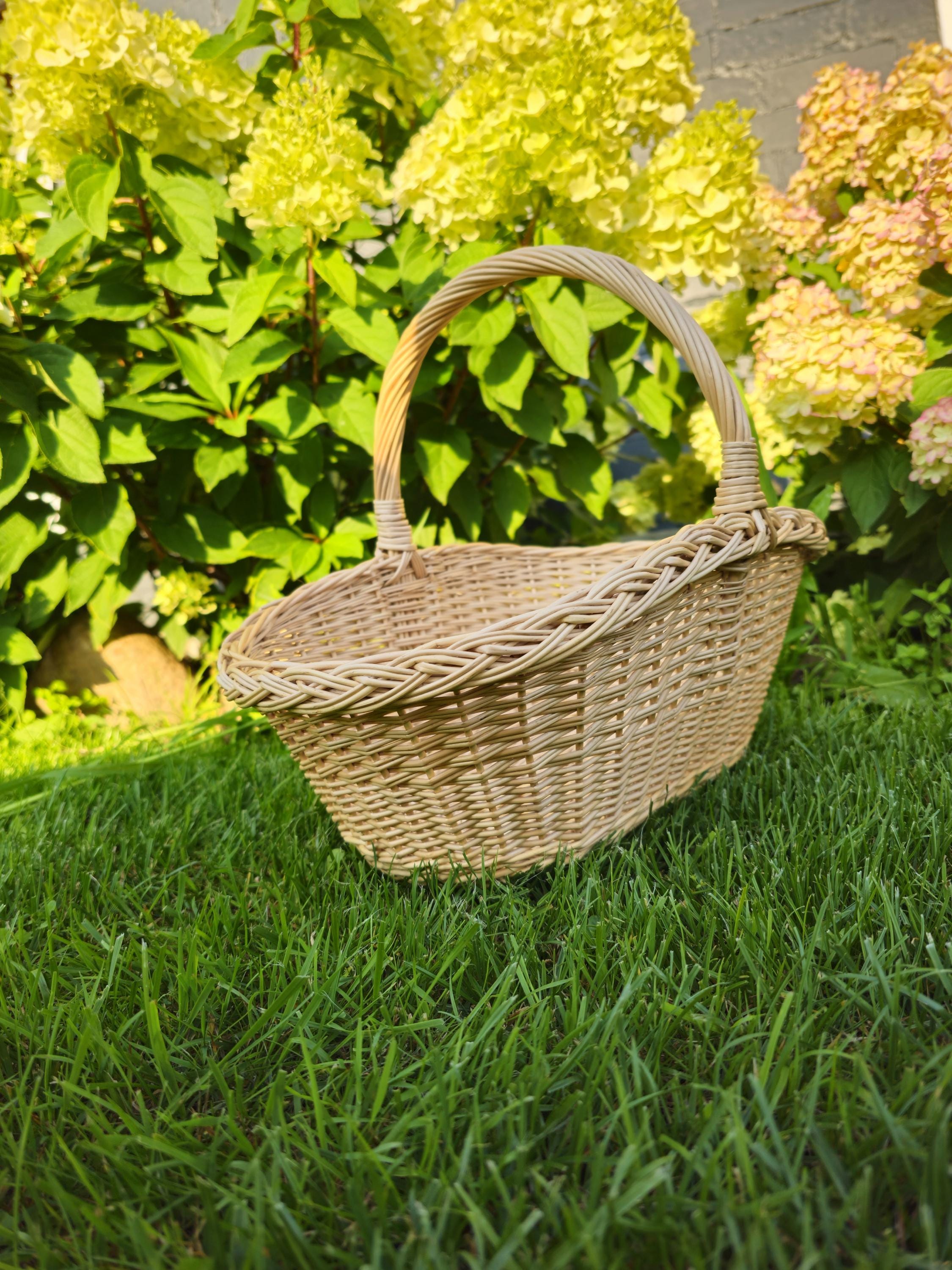 Handwoven Willow Basket: Farmhouse Decor &amp; Bread Storage