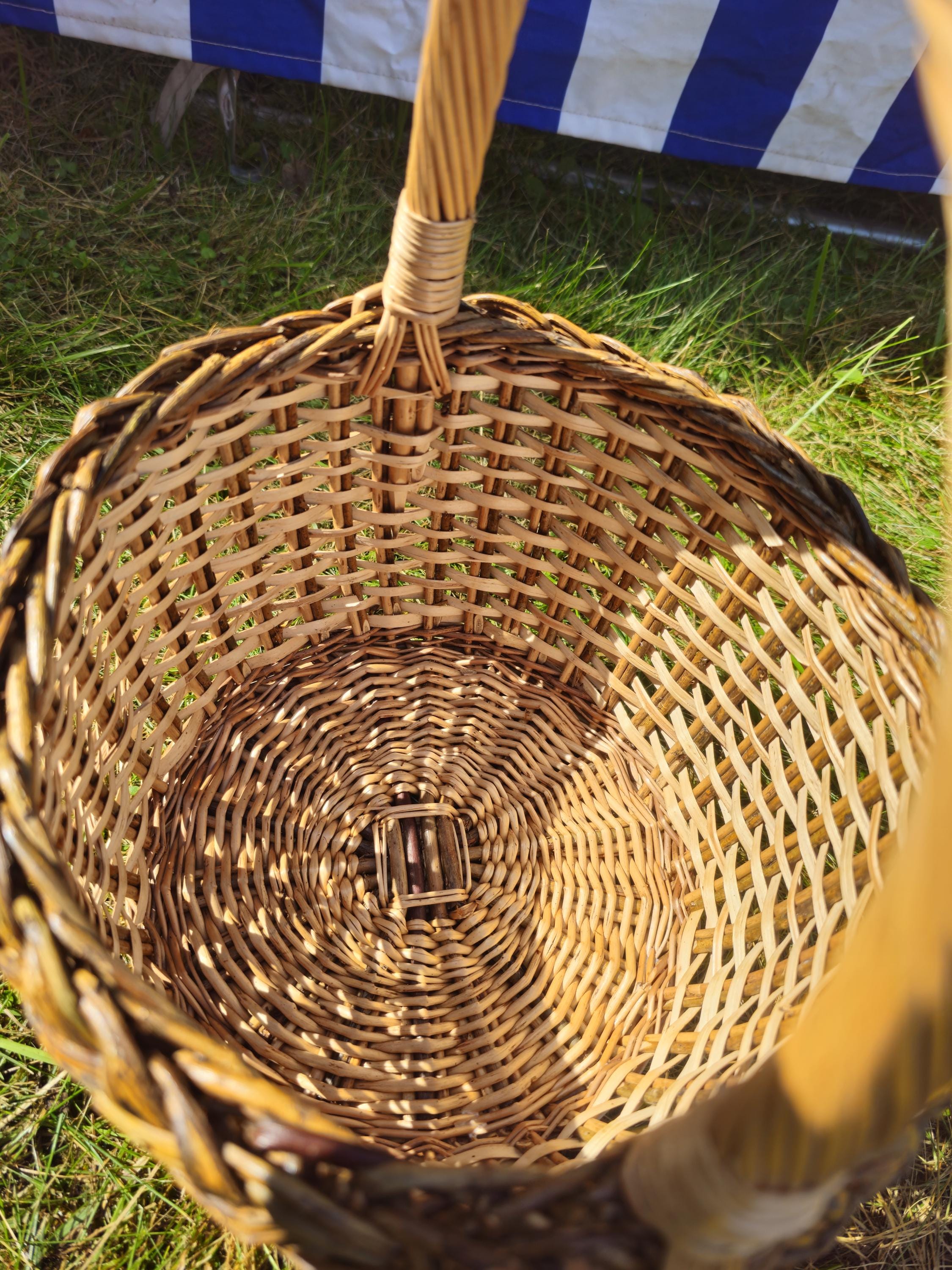 Round Wicker Basket - Handwoven Natural Storage