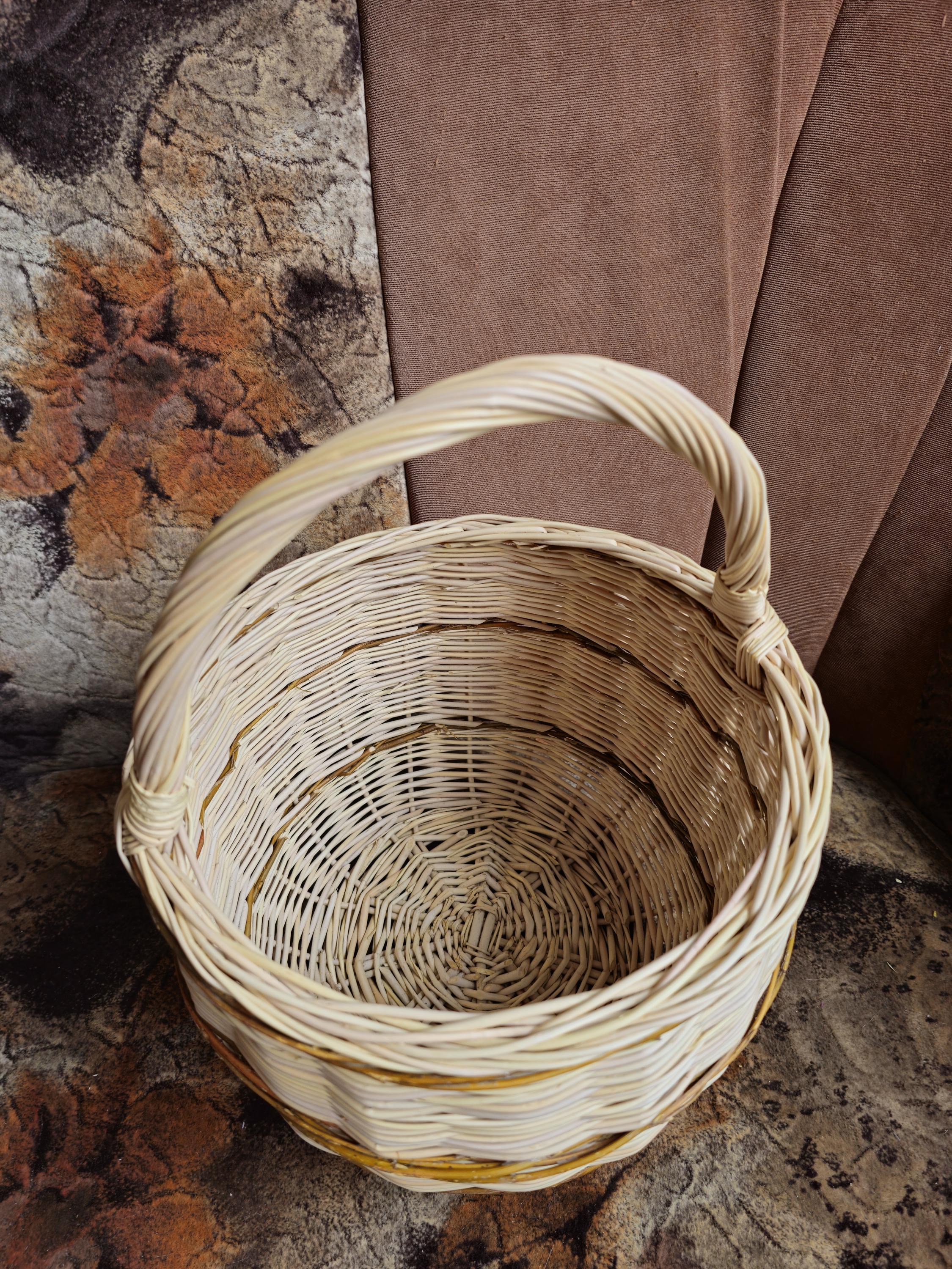 Rustic Handwoven Wicker Basket - Traditional Gathering Basket