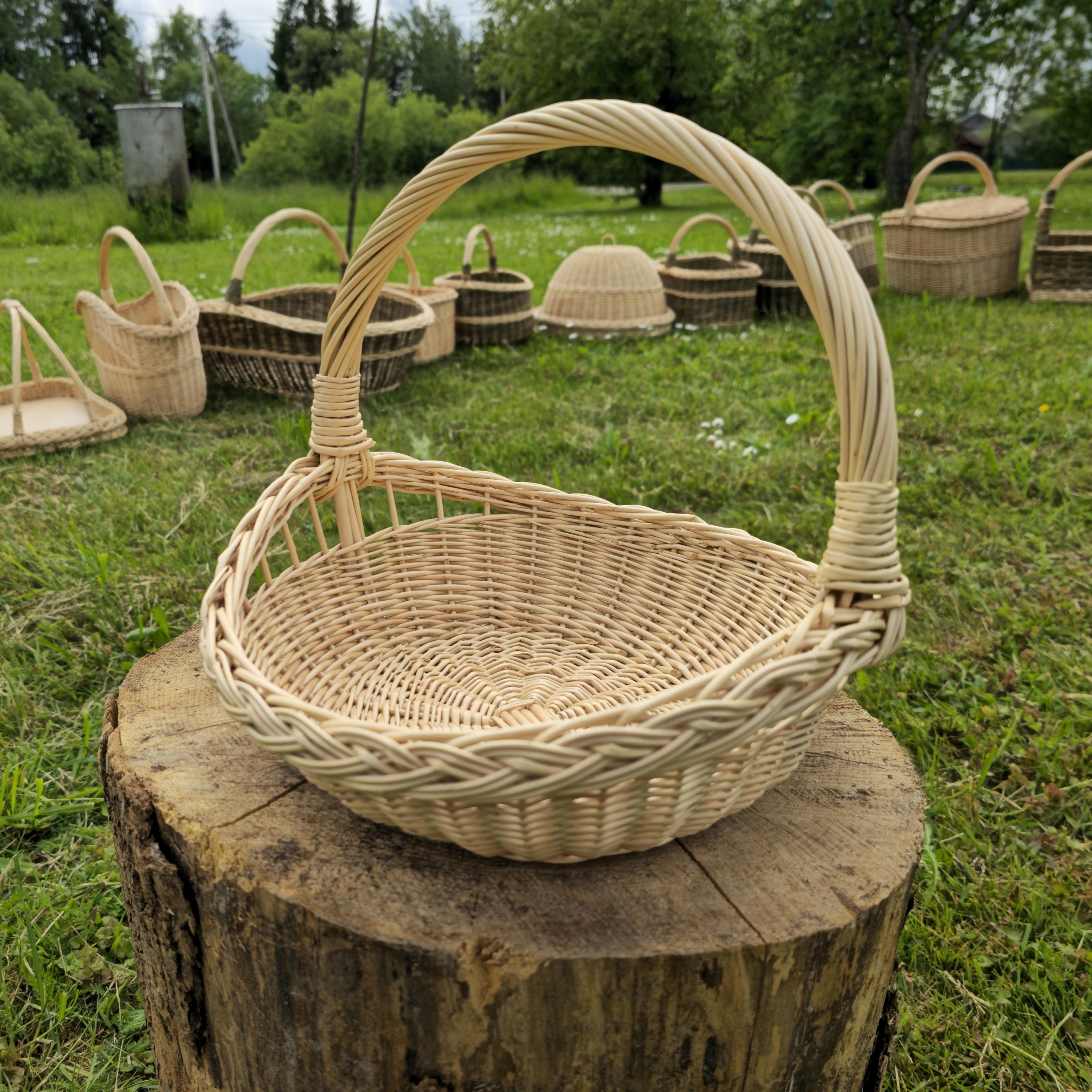Handwoven Willow Trug Basket: Rustic Wedding &amp; Home Display
