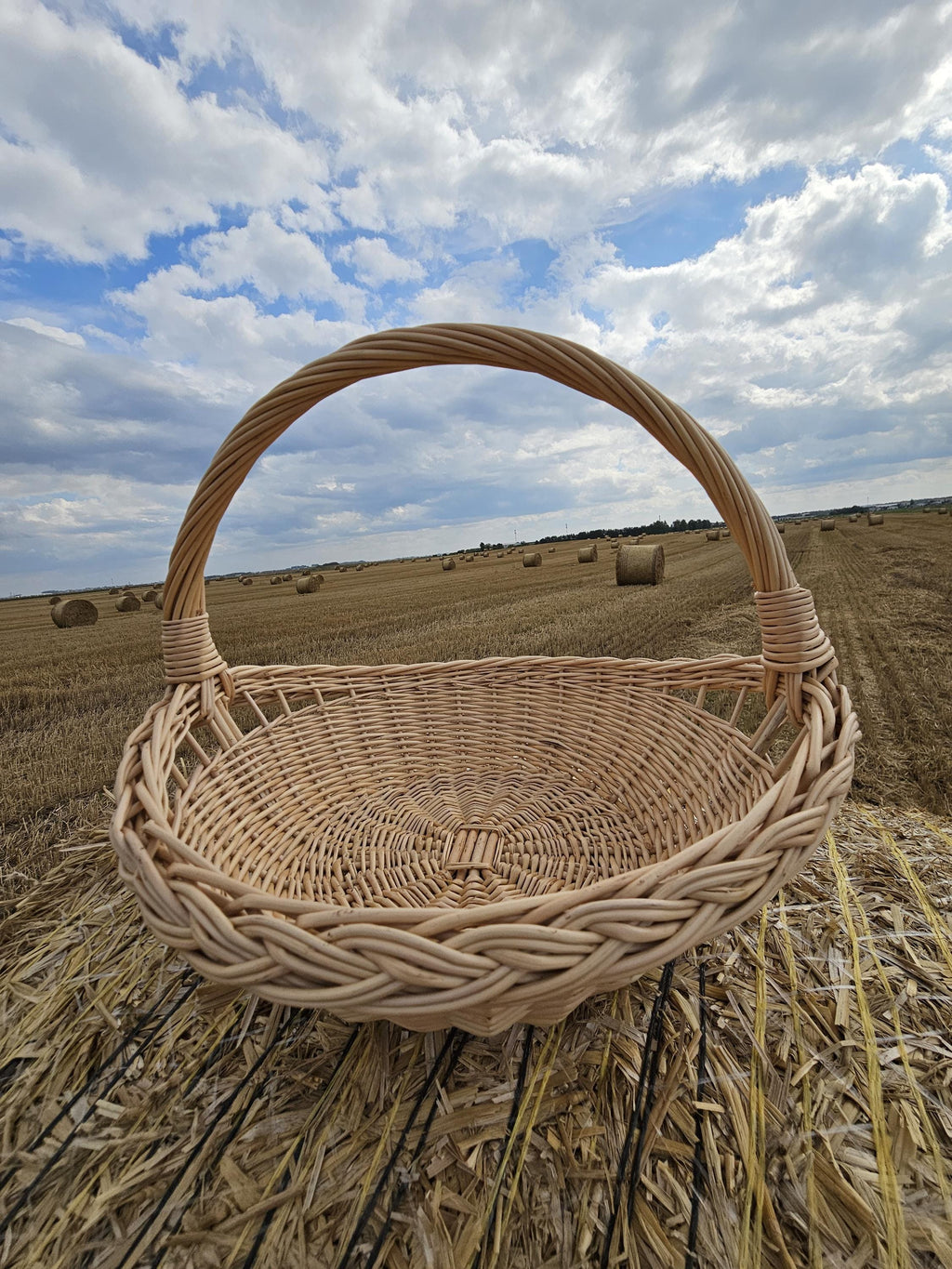 Handwoven Willow Trug Basket: Rustic Wedding &amp; Home Display