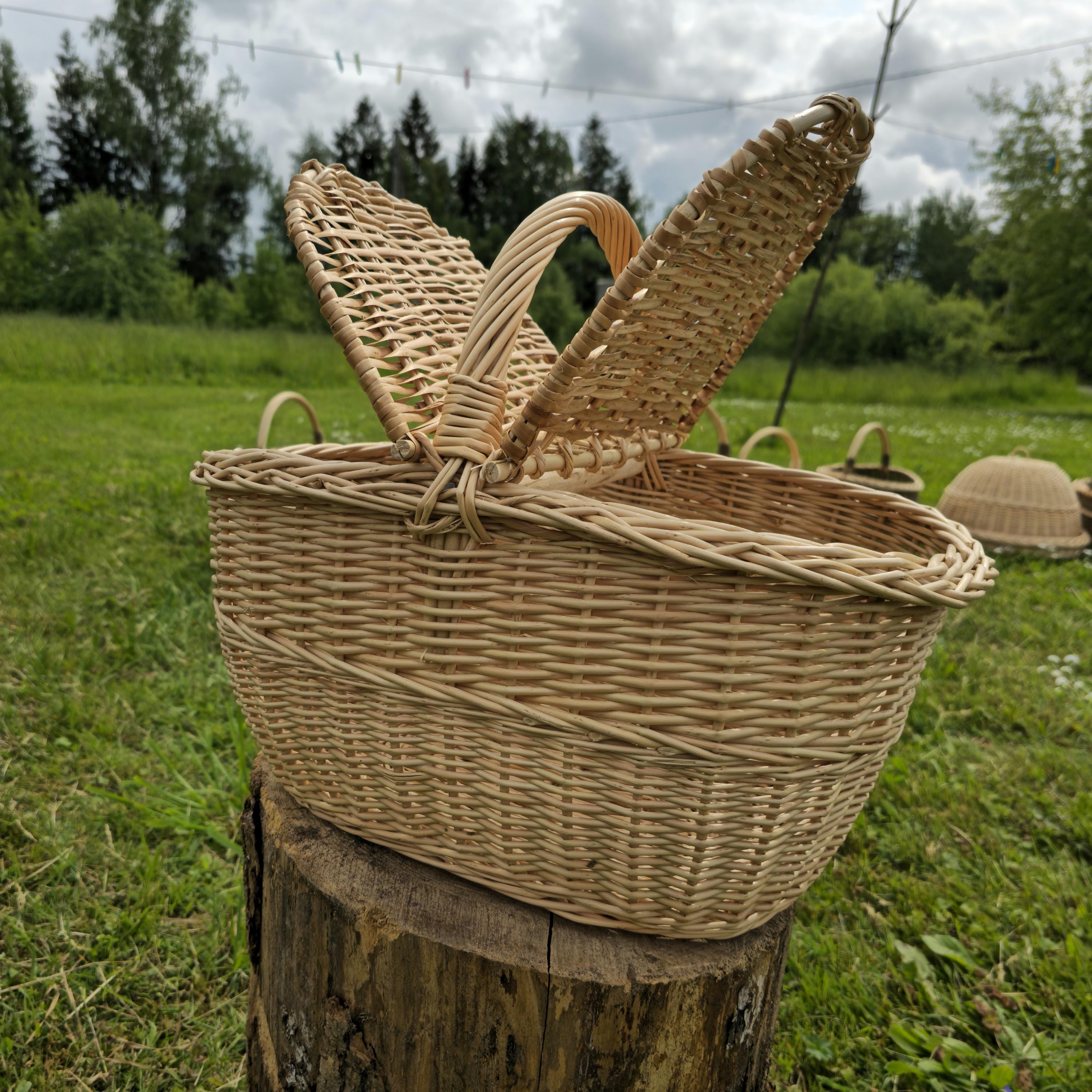 Large Wicker Picnic Basket: Handmade Willow Cottagecore Basket