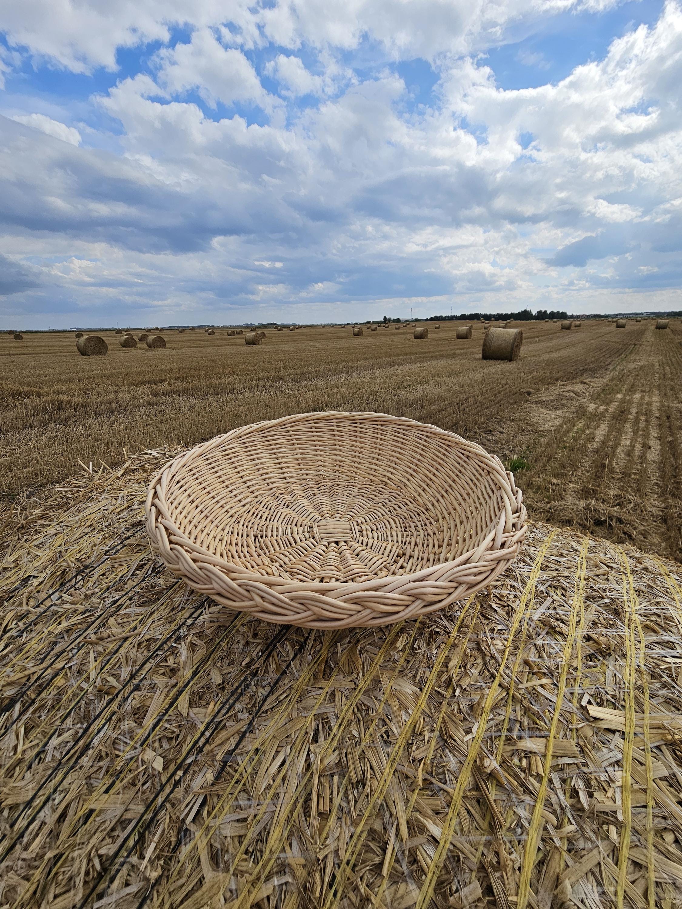 Rustic Wicker Plate - Handwoven Natural Table Centerpiece - Farmhouse Decorative Tray