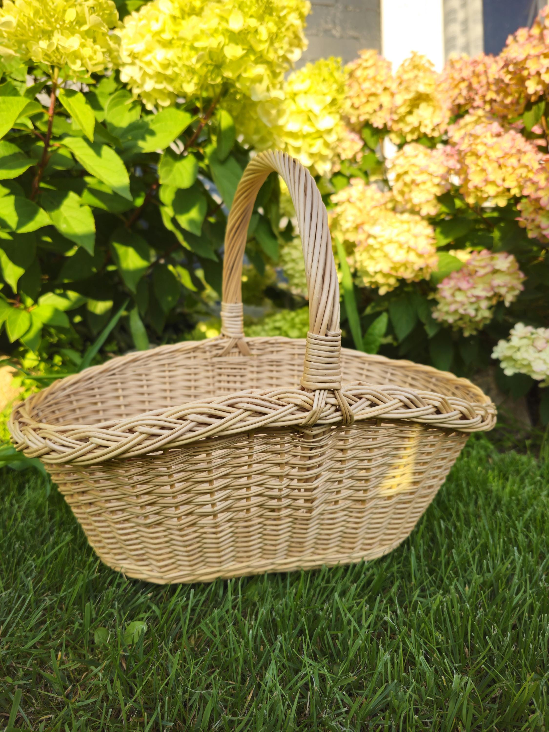 Handwoven Willow Basket: Farmhouse Decor &amp; Bread Storage
