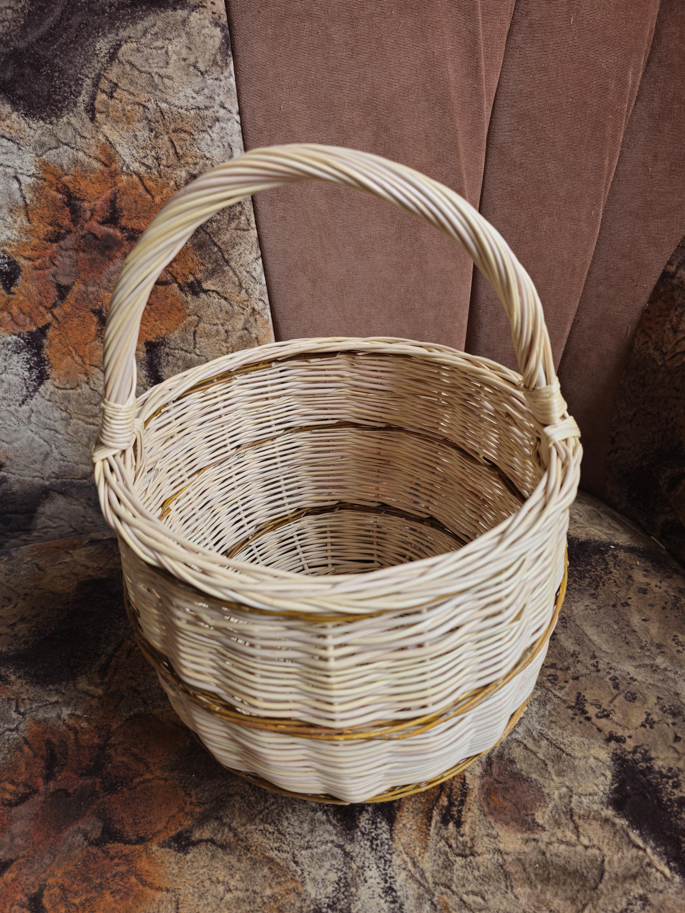Rustic Handwoven Wicker Basket - Traditional Gathering Basket