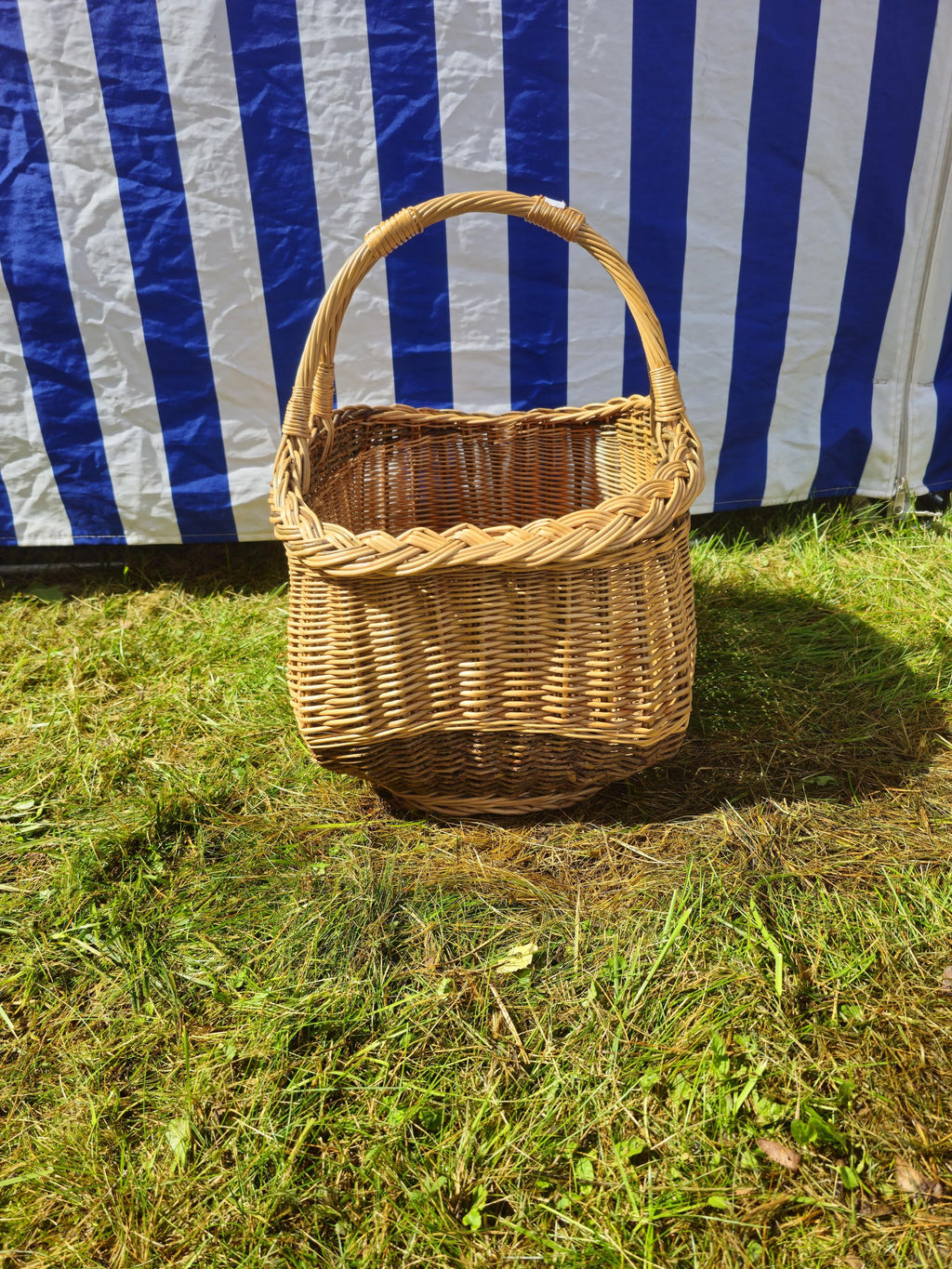 Wicker Mushroom Basket with Thick Braided Edge - Traditional Handwoven Foraging Basket