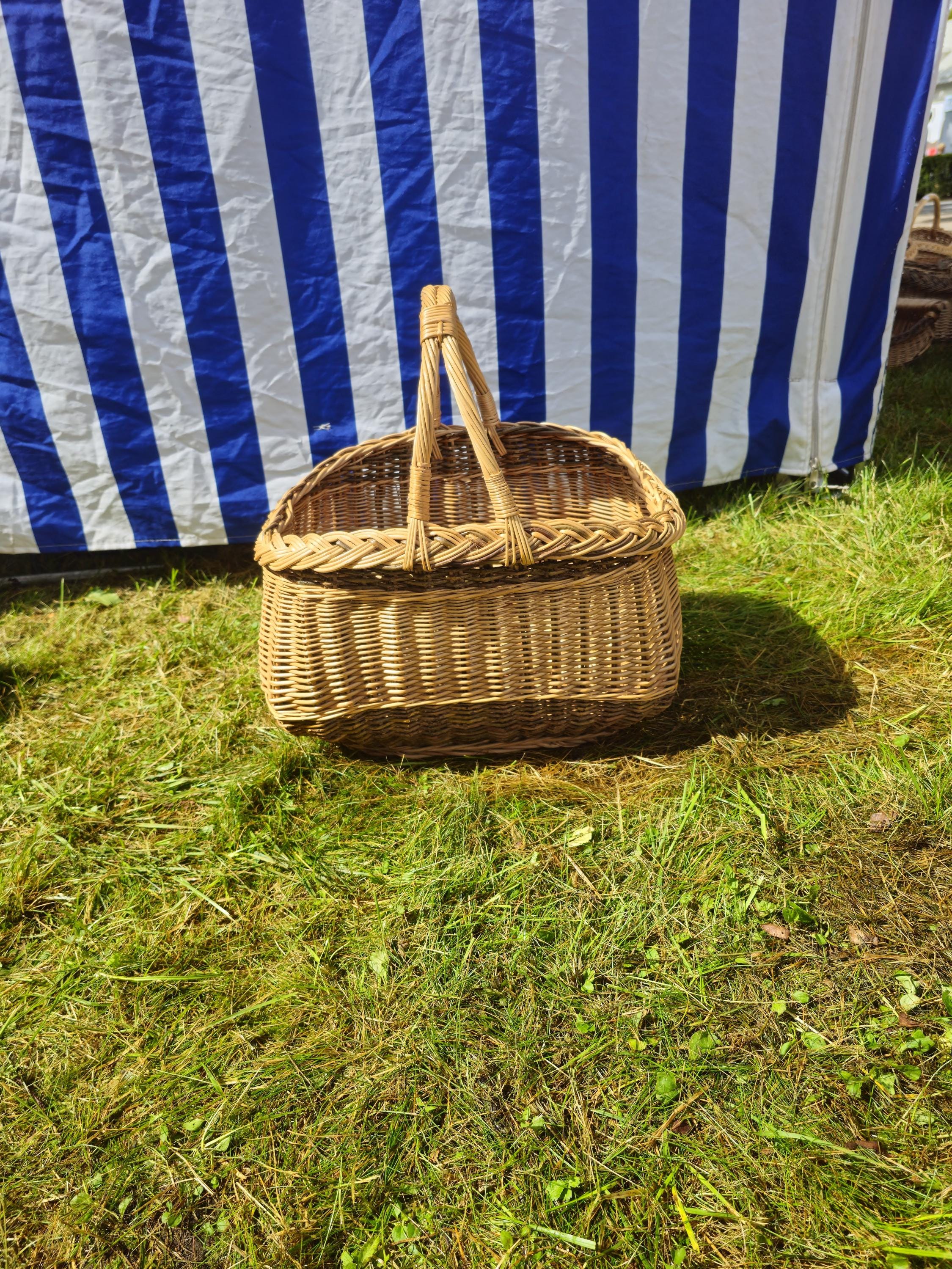 Wicker Mushroom Basket with Thick Braided Edge - Traditional Handwoven Foraging Basket