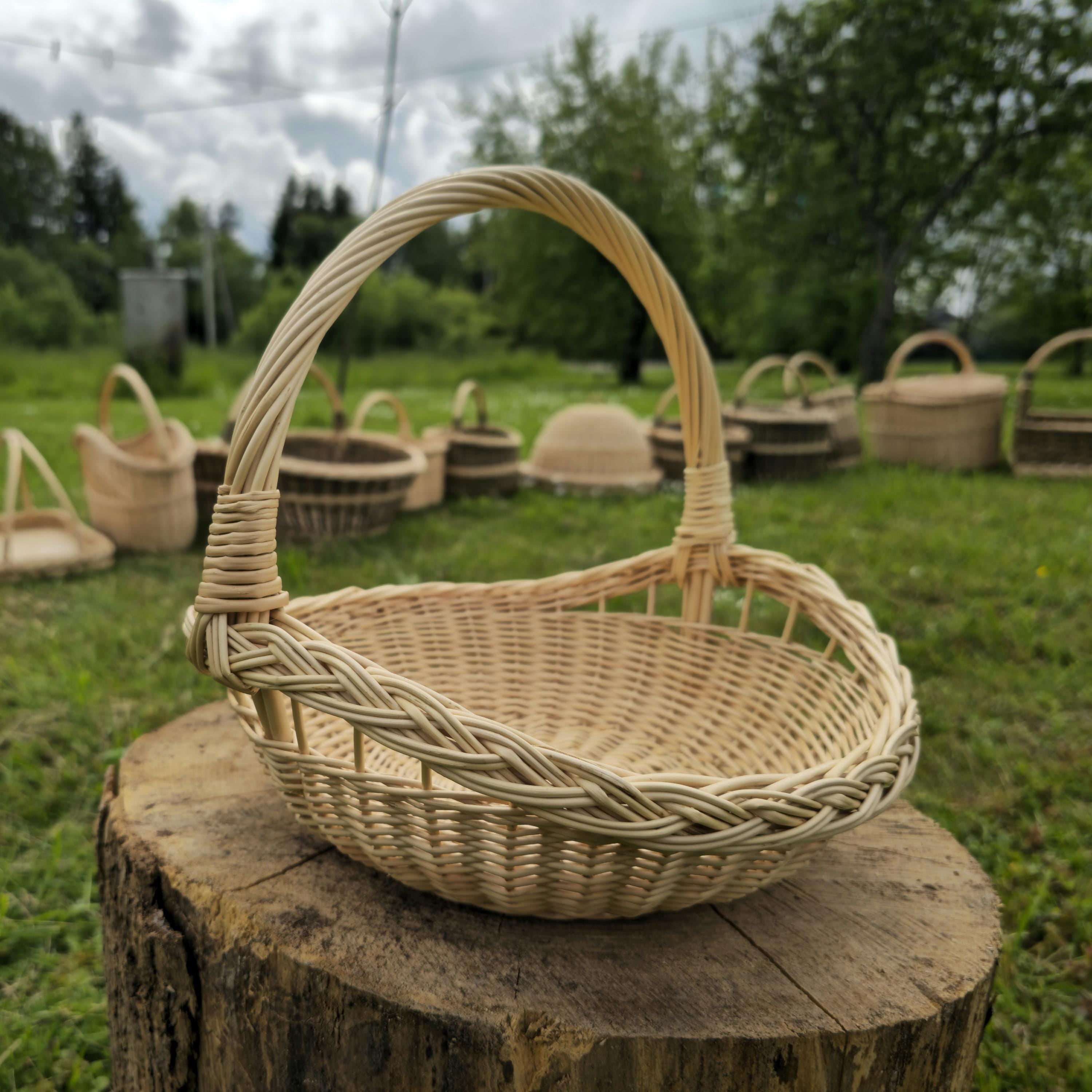 Handwoven Willow Trug Basket: Rustic Wedding &amp; Home Display