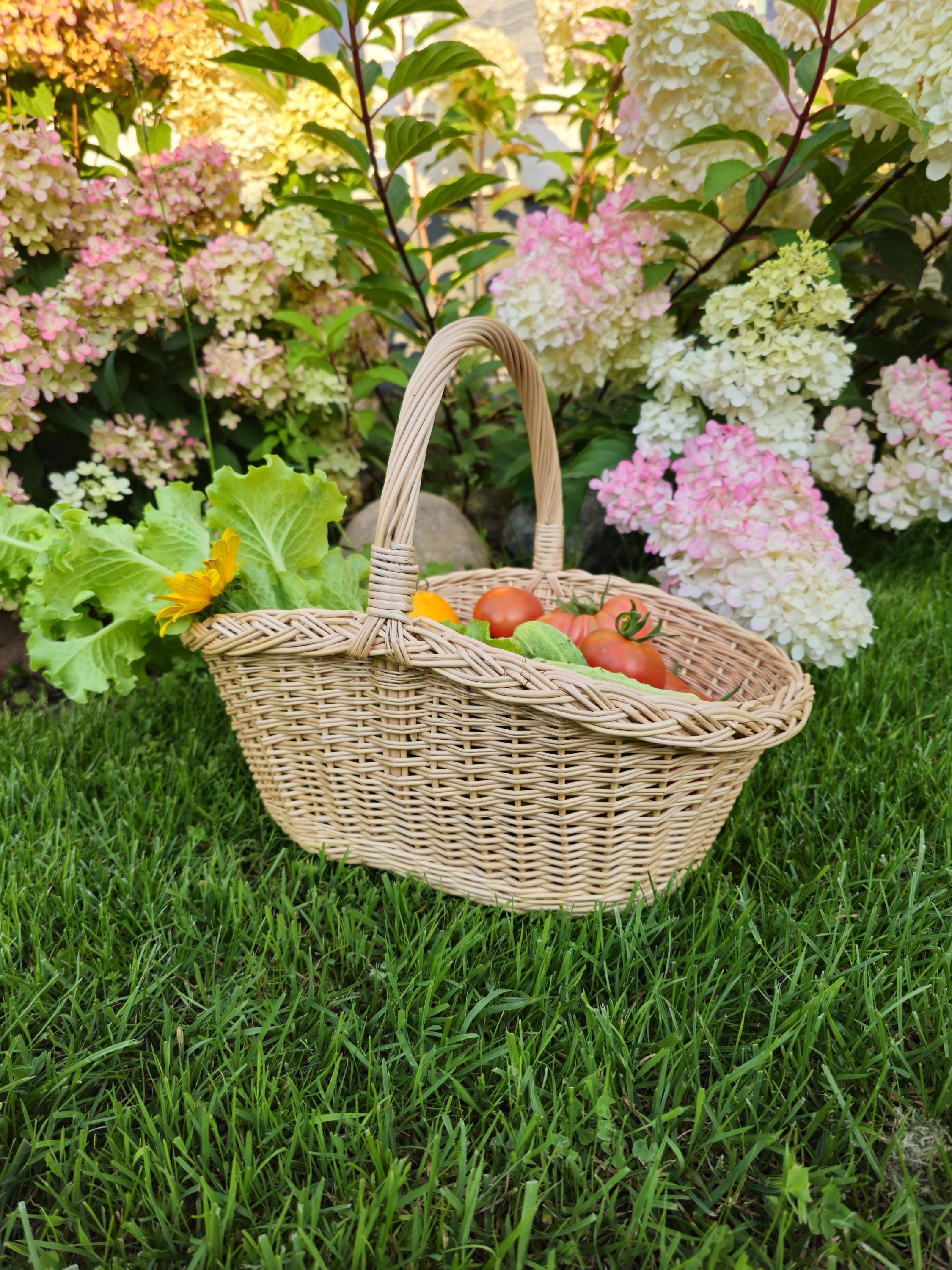 Handwoven Willow Basket: Farmhouse Decor &amp; Bread Storage