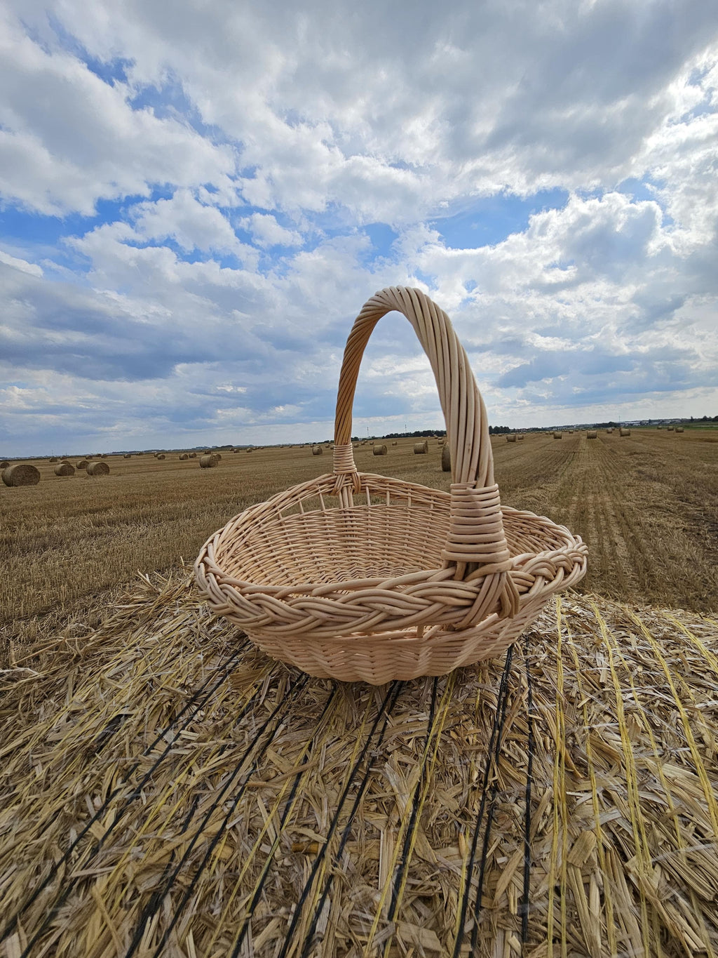 Handwoven Willow Trug Basket: Rustic Wedding &amp; Home Display